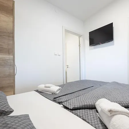 Mobile Magoro בית נופש Donji Karin