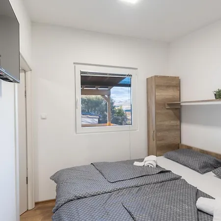 Mobile Magoro בית נופש Donji Karin